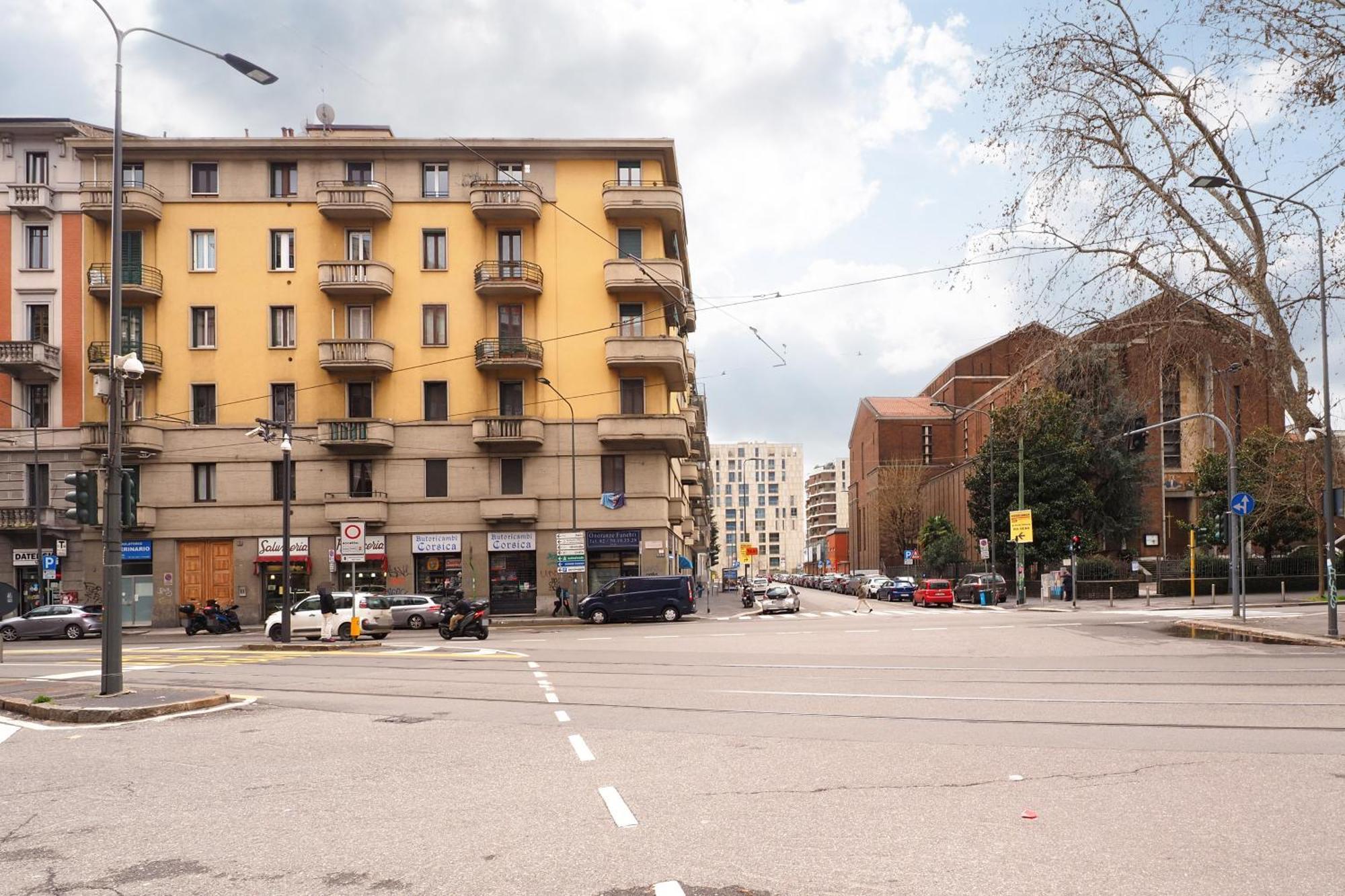 Luminoso Appartamento Con Terrazzo Forlanini Linate Milan Luaran gambar